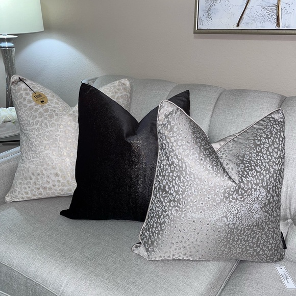 1-NWT CELEBRITY HOME CHEETAH
DECORATIVE PILLOWS (Read description for details) - Picture 11 of 17